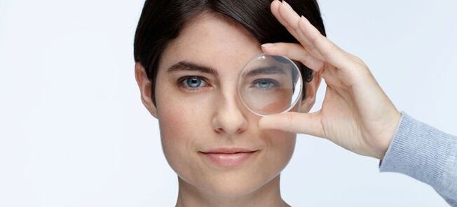 Para o propósito de corrección da visión, pódense usar lentes duras